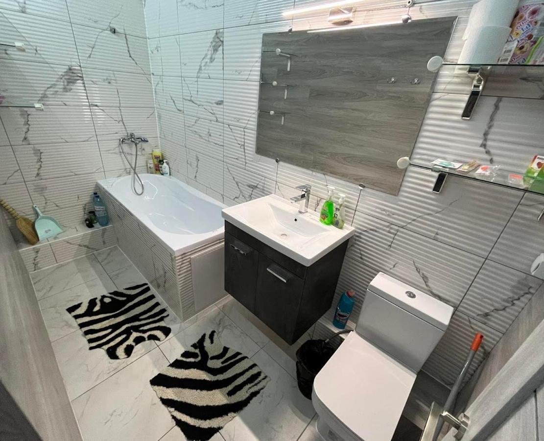 Aparthotel City Center Chisinau Ngoại thất bức ảnh