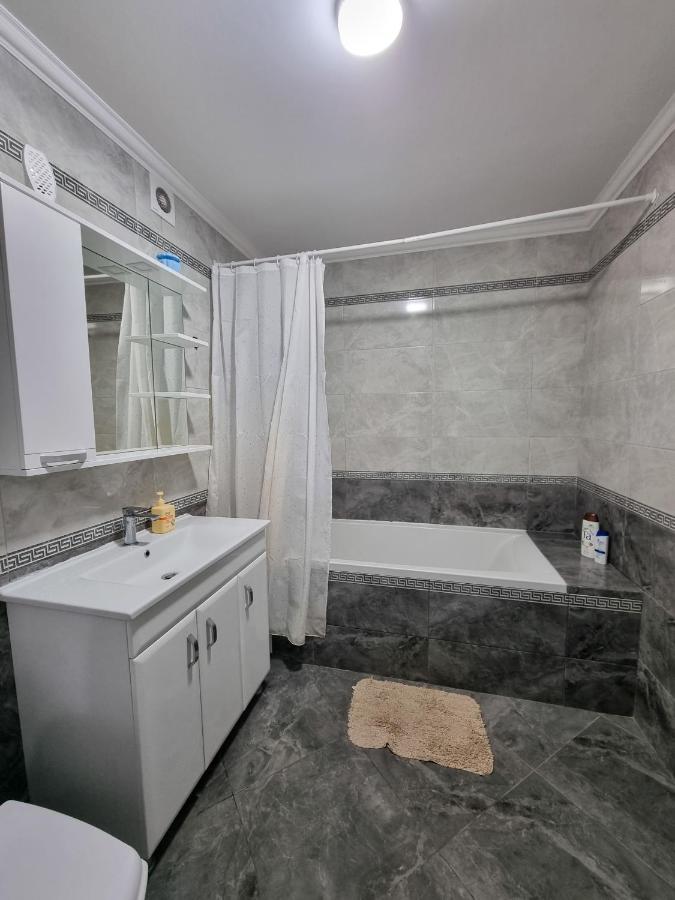 Aparthotel City Center Chisinau Ngoại thất bức ảnh